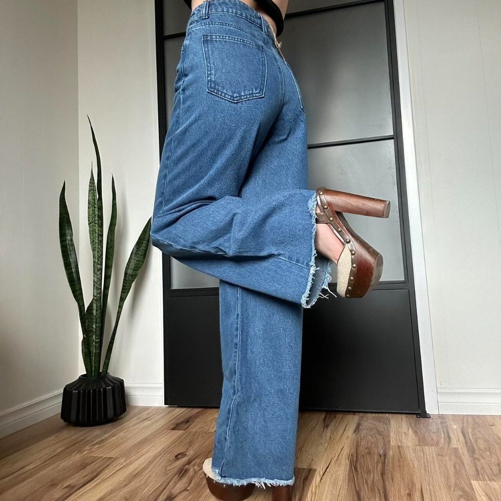 Vintage y2k High Waisted Distressed Flare Jeans